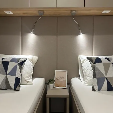 캠프장 Mobile Homes Nina & Ena, Dalmata *