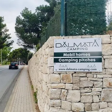 캠프장 Mobile Homes Nina & Ena, Dalmata *